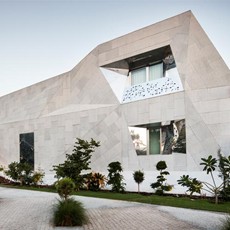  Rock House 